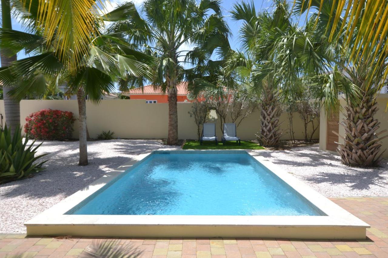 Relex Villa With Private Pool วิลเลมสตัด ภายนอก รูปภาพ