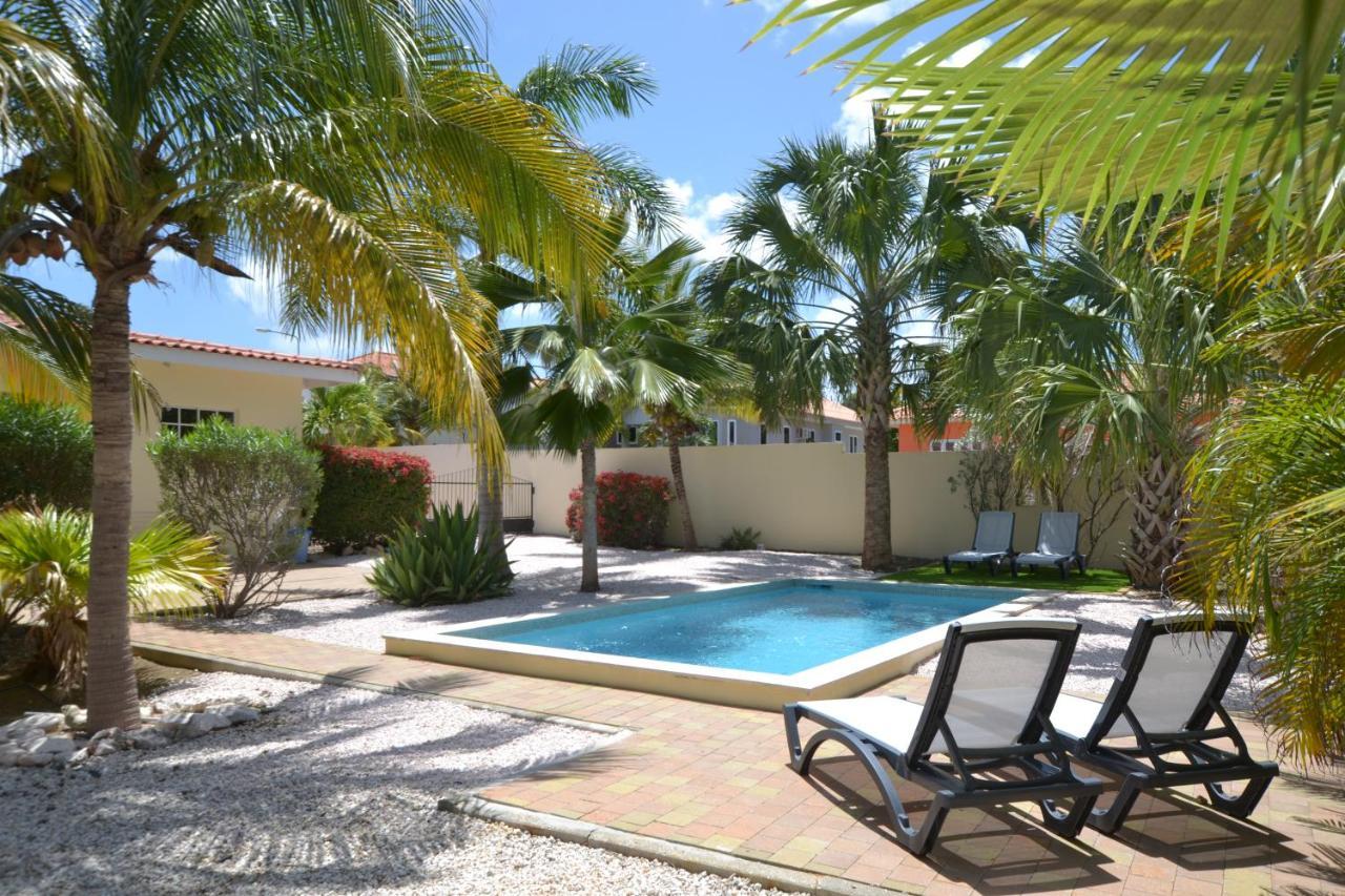 Relex Villa With Private Pool วิลเลมสตัด ภายนอก รูปภาพ