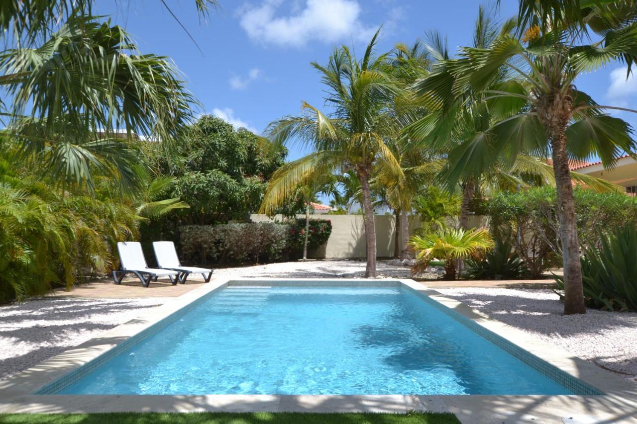 Relex Villa With Private Pool วิลเลมสตัด ภายนอก รูปภาพ