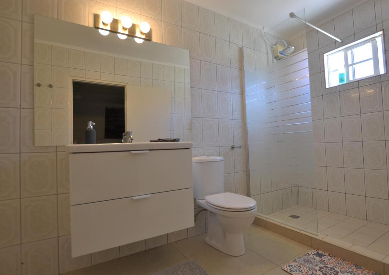 Relex Villa With Private Pool วิลเลมสตัด ภายนอก รูปภาพ